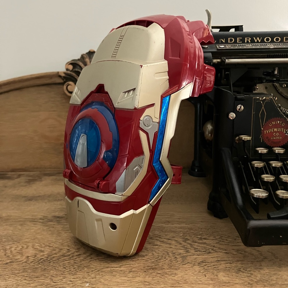 Hasbro Marvel Iron Man 3 NERF Motorized ARC FX Gauntlet